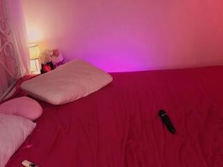 Mary Ton webcam model stream image