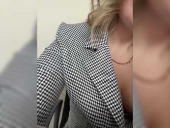 _IBlondy_ webcam bongacams model stream image