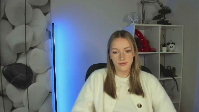 EvelynBlond webcam model stream image