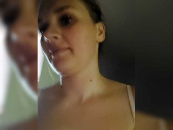 LisaLovHoney webcam model stream image