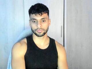 Ryan Camerons webcam model stream image