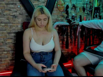 LunaLukisBdsm webcam model stream image