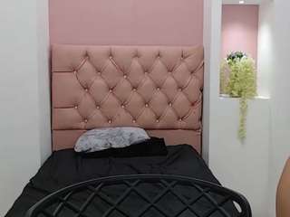 donat3lla webcam model stream image