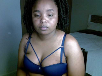 Prettytesh webcam bongacams model stream image
