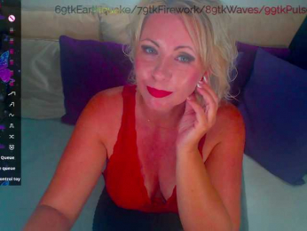 Alexin-McQueen webcam model stream image