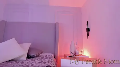 my_friends_mom webcam model stream image