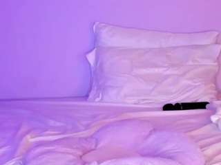 dani-moore webcam model stream image