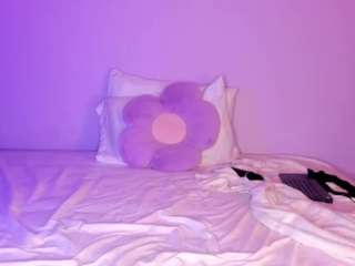 dani-moore webcam model stream image