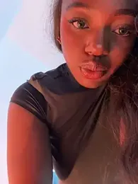 alissradiante1 webcam model stream image