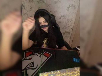 Aloeloea webcam model stream image