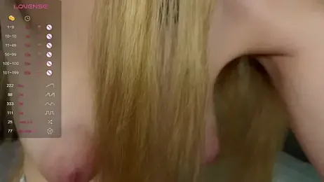 QueenieClagg webcam model stream image