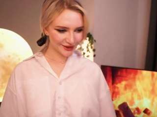 crystaduesterback webcam model stream image