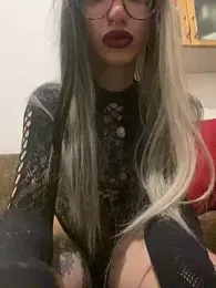 Bunny-rose webcam model stream image