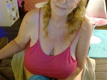 Kallie-Kiss webcam model stream image