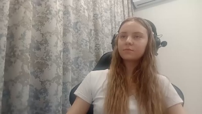 NinfaMowers webcam cam4 model stream image