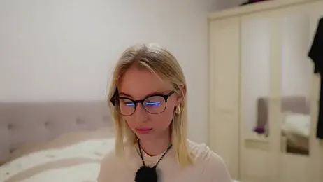 blondy_room webcam model stream image