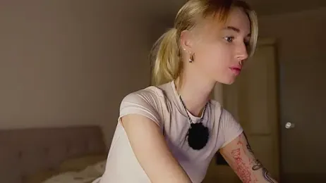 blondy_room webcam model stream image