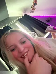 DieBlondeHannah webcam model stream image
