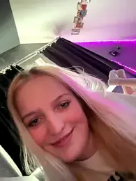 DieBlondeHannah webcam model stream image