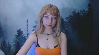 LuciaAdorable webcam model stream image