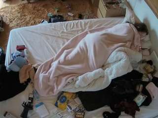 voyeurcam-julmodels-whitebed-3 webcam model stream image