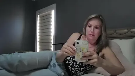 Lisaisluscious webcam model stream image