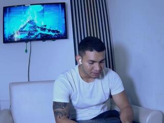 Venedic Bull webcam model stream image