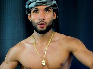 Summy Hattaway webcam model stream image