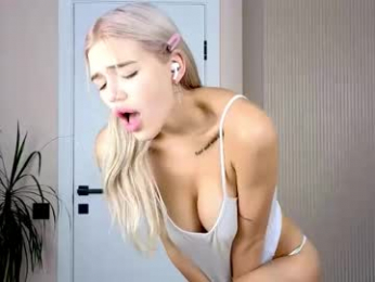 milabunny_ webcam model stream image