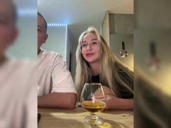 QueenKing webcam bongacams model stream image