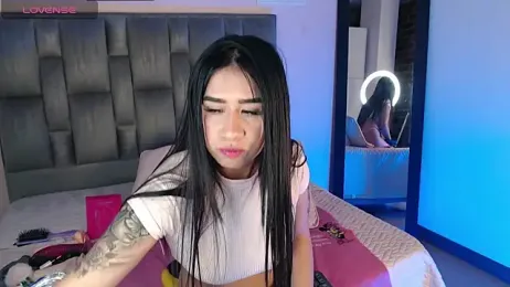 -Lola-love-01 webcam model stream image