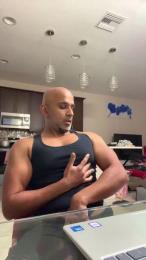 Beachmusclefit webcam model stream image