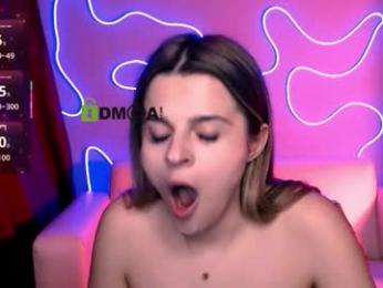 luckybabymeow webcam model stream image