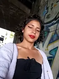 H_hiana webcam model stream image