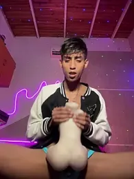 Mauuu18 webcam model stream image