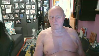 romwien webcam model stream image
