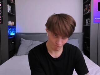 Curtis Crew webcam model stream image