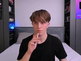 Curtis Crew webcam model stream image