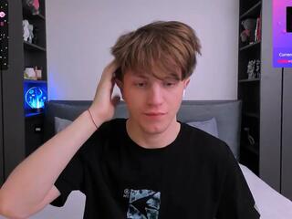 Curtis Crew webcam model stream image