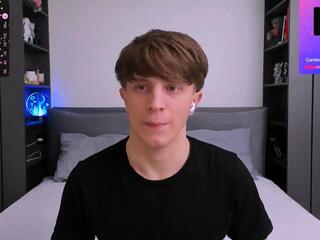 Curtis Crew webcam model stream image