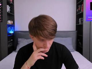 Curtis Crew webcam model stream image