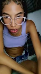 tina_hotpee webcam model stream image