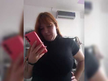MiaLovely webcam model stream image