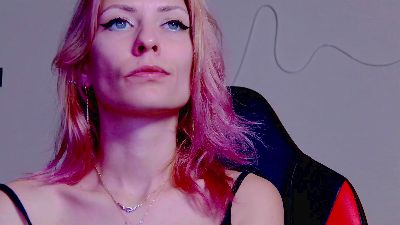 Karoline121 webcam model stream image