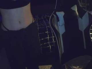 kissmewetwillow webcam model stream image