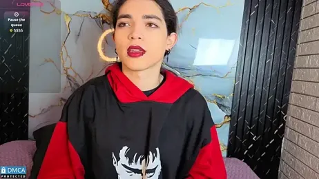 MaeveKuro webcam model stream image