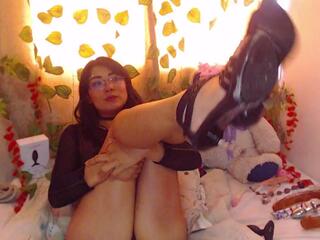 Alizon Cherry webcam model stream image