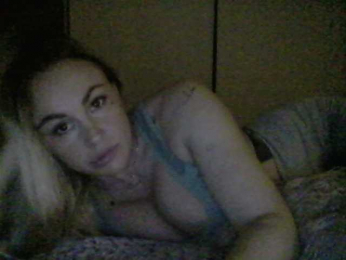 Millisa13 webcam model stream image