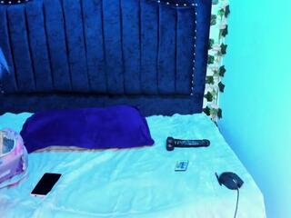 Cristal Lux webcam flirt4free model stream image