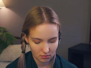 Nina Falcone webcam model stream image